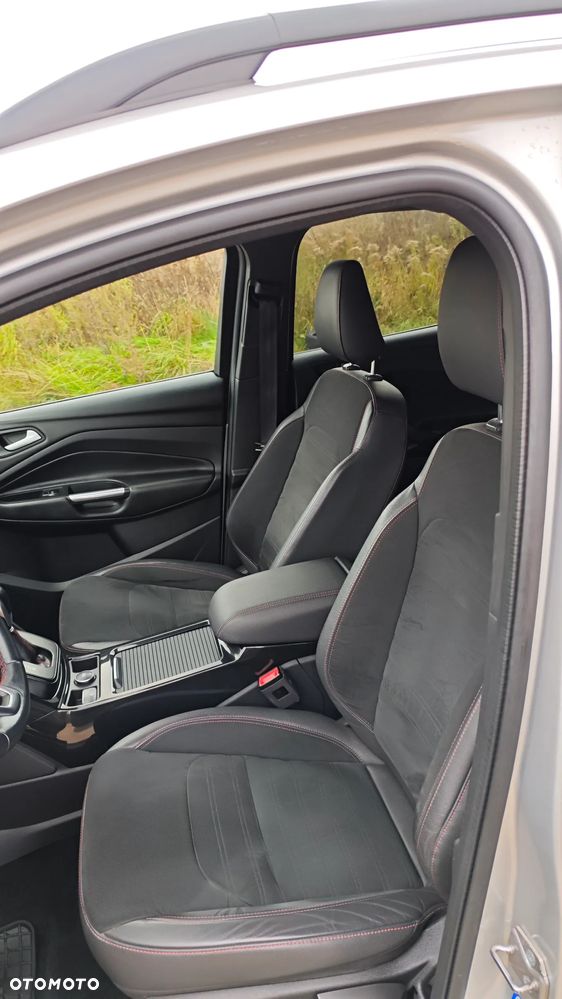 Ford Kuga 2.0 TDCi AWD ST-Line - 23