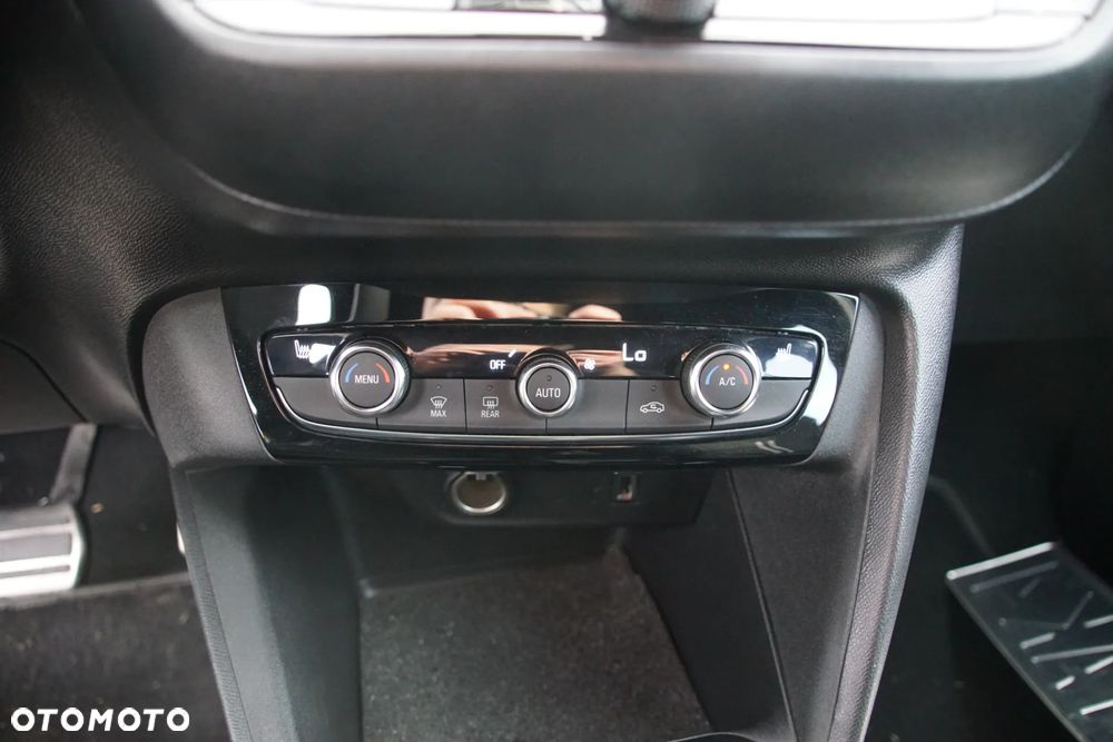 Auto na części - Opel Corsa-e F 100 kW KTV 2023R Falownik Inwerter Bateria Drzwi Klapa Błotnik Lusterko Zderzak Lampa Deska Kokpit Sterownik Moduł Czujnik Wyświetlacz Kierownica Panel - 15