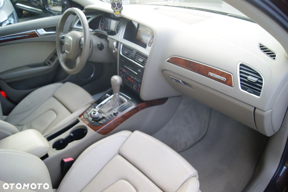 Audi A4 Avant 3.0 TDI DPF quattro S tronic Ambiente - 38