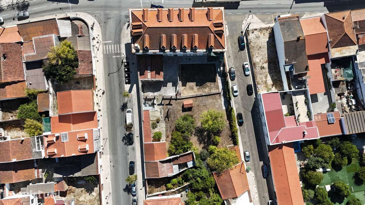 Edifício Emblemático no Coração de Almeirim - Grande imagem: 4/44