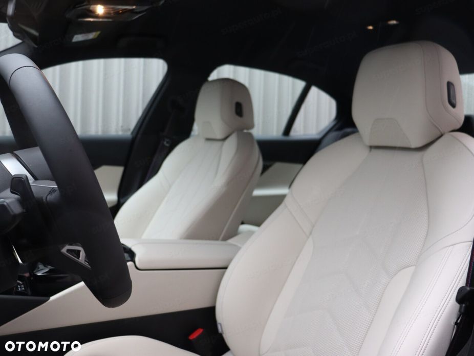 BMW Seria 5 520d xDrive mHEV M Sport - 7