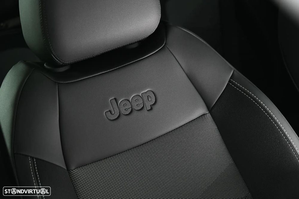 Jeep Avenger 1.2 e-Hybrid Summit DCT - 28