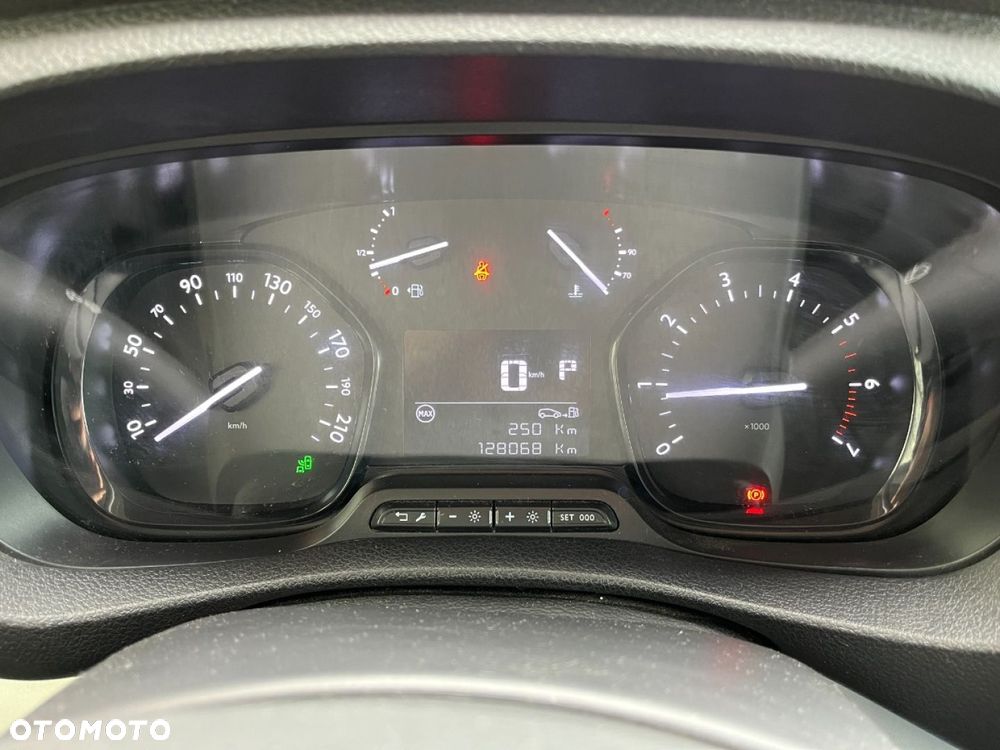 Toyota Proace Verso 2,0-l-D-4D L2 (8-Si.) Autm Club - 9