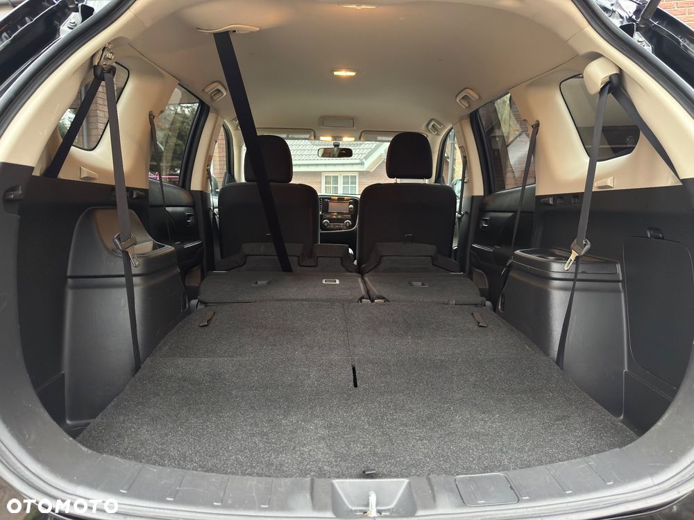 Mitsubishi Outlander 2.4 4WD CVT Intense - 20