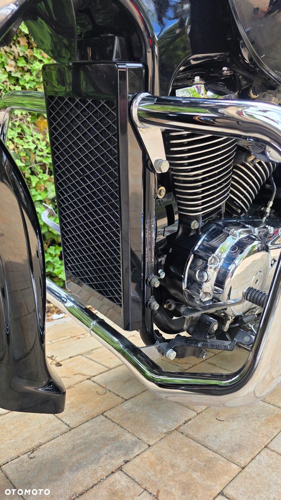 Suzuki Intruder - 13