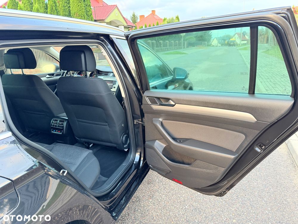 Volkswagen Passat - 9
