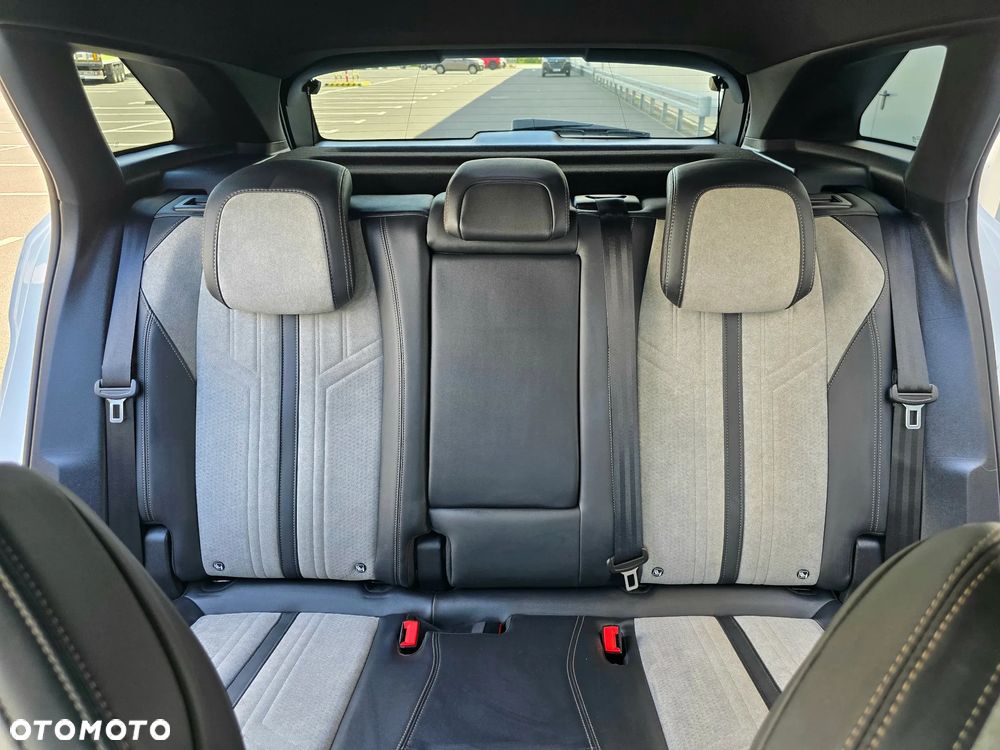 Peugeot 3008 1.6 PureTech HYbrid GT Line S&S EAT8 - 20