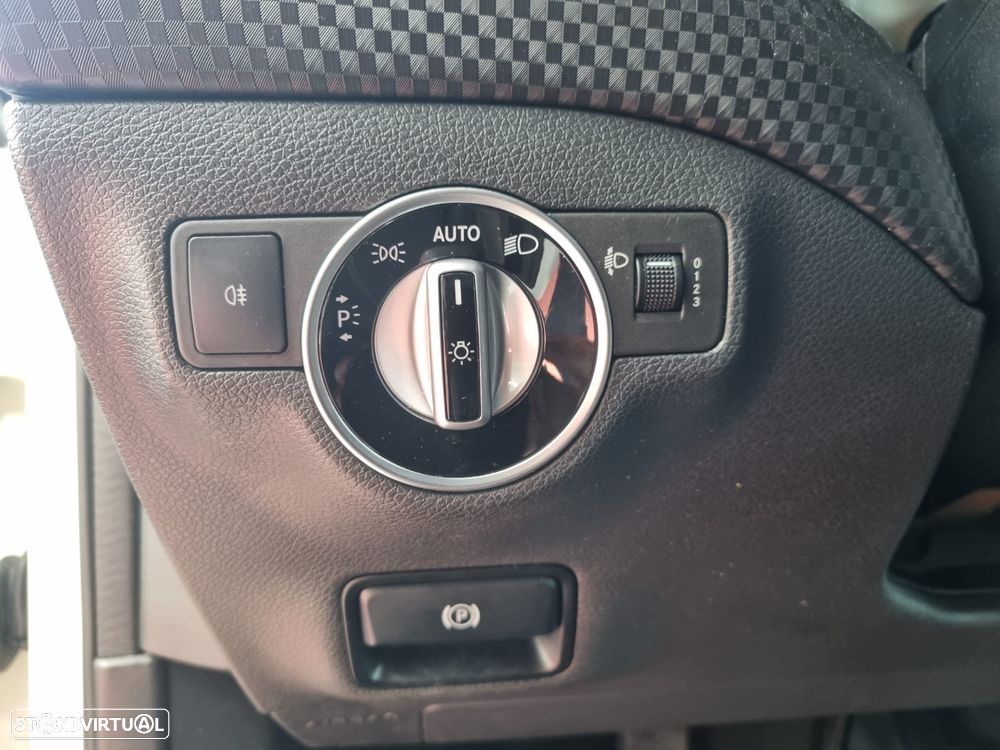 Mercedes-Benz A 180 d AMG Line - 31