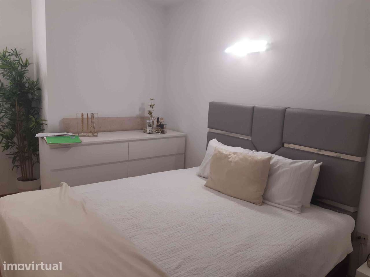 Suite em frente ao ISMAI para meninas
