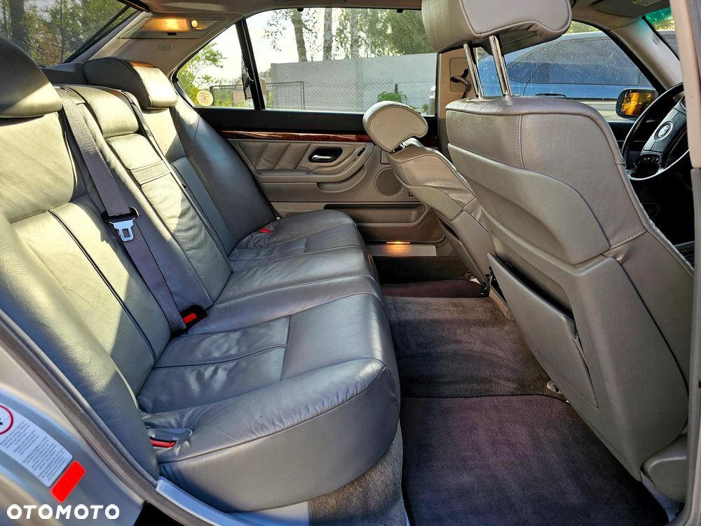 BMW Seria 7 740iL - 12