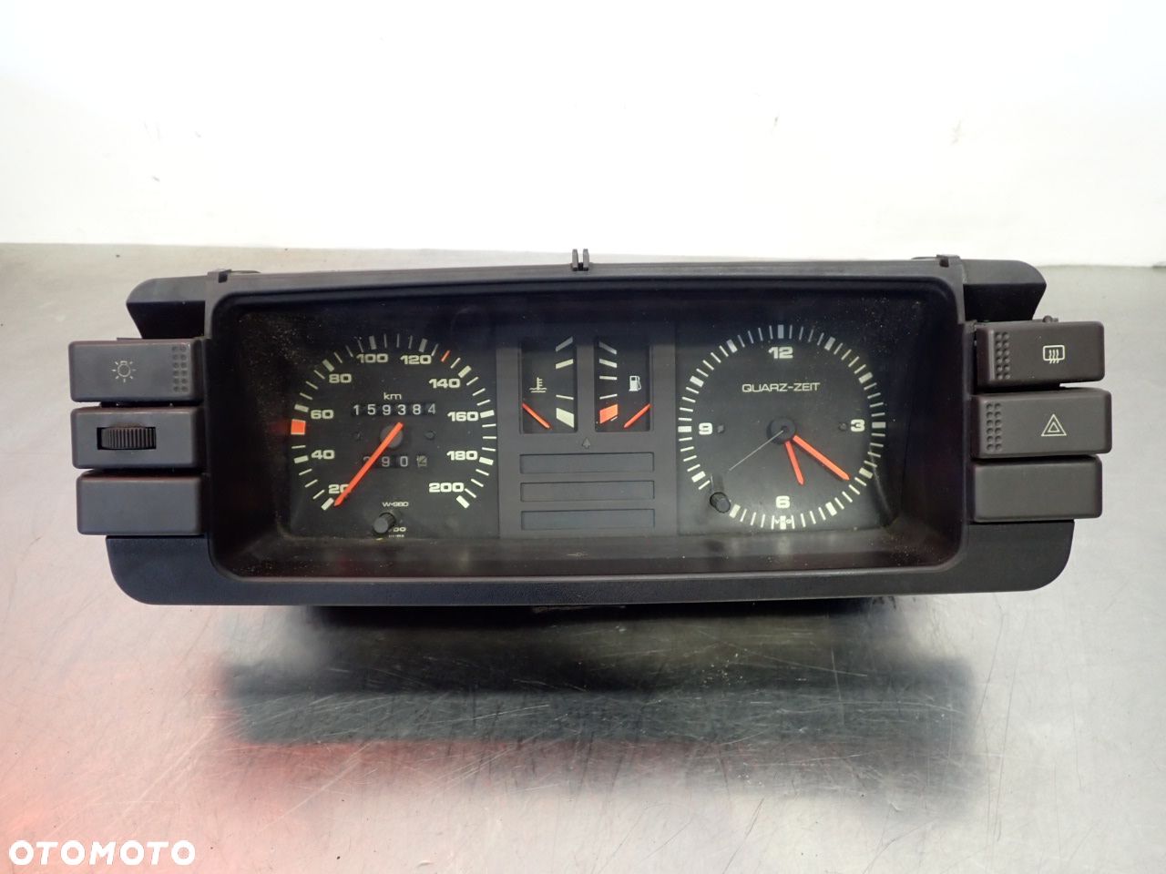 LICZNIK AUDI 80 B2 81117331   81117332 - 1