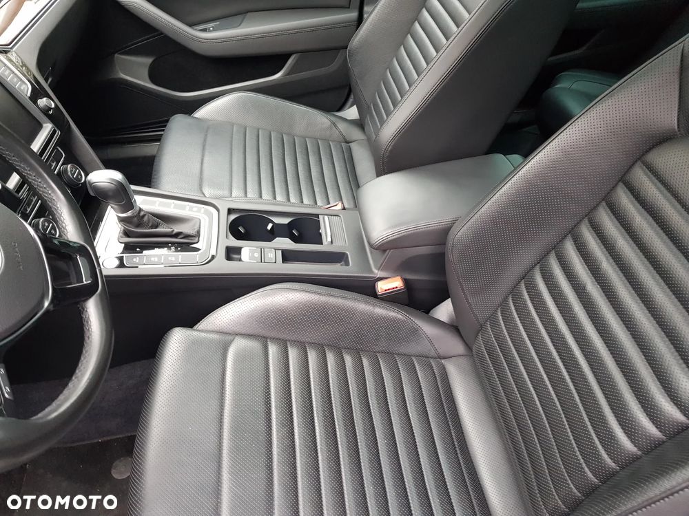 Volkswagen Passat 2.0 TDI BMT 4Mot Highline DSG - 10