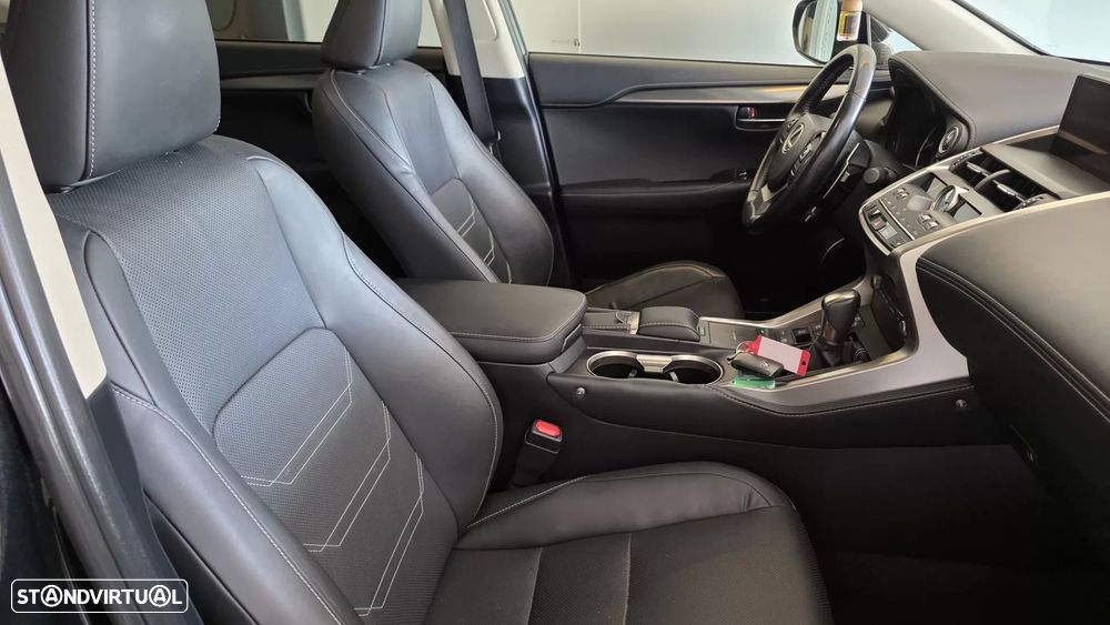 Lexus NX 300h Executive - 59