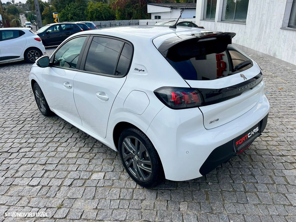 Peugeot 208 1.2 PureTech Allure EAT8 - 7