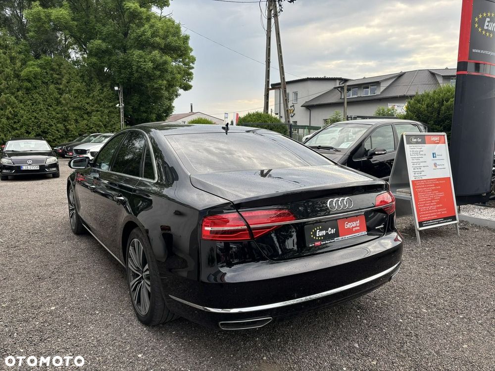 Audi A8 - 4