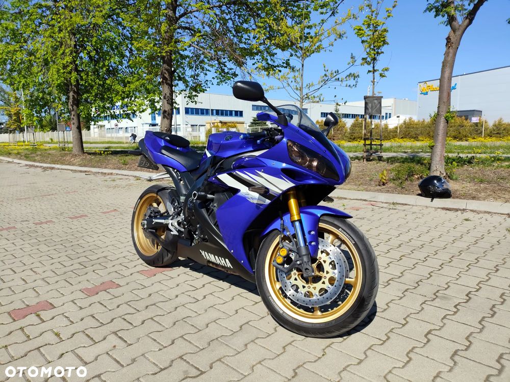 Yamaha R1 - 2