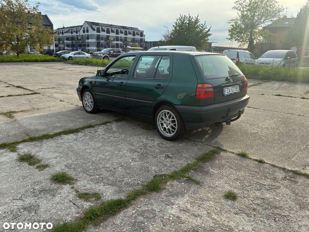 Volkswagen Golf - 3