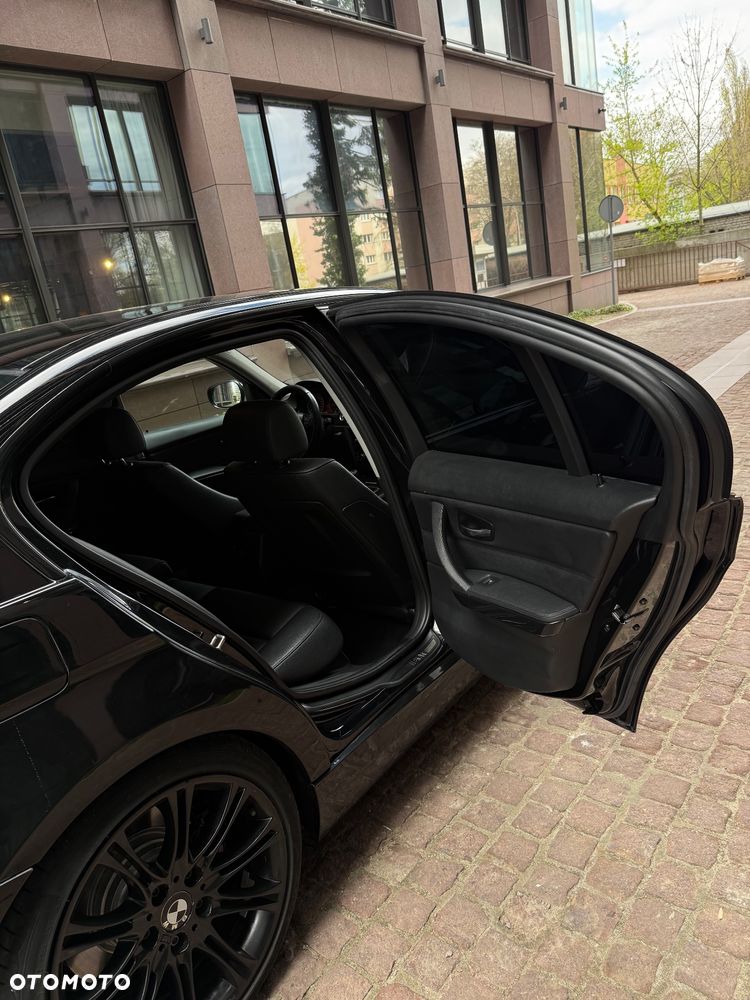 BMW Seria 3 330i - 10