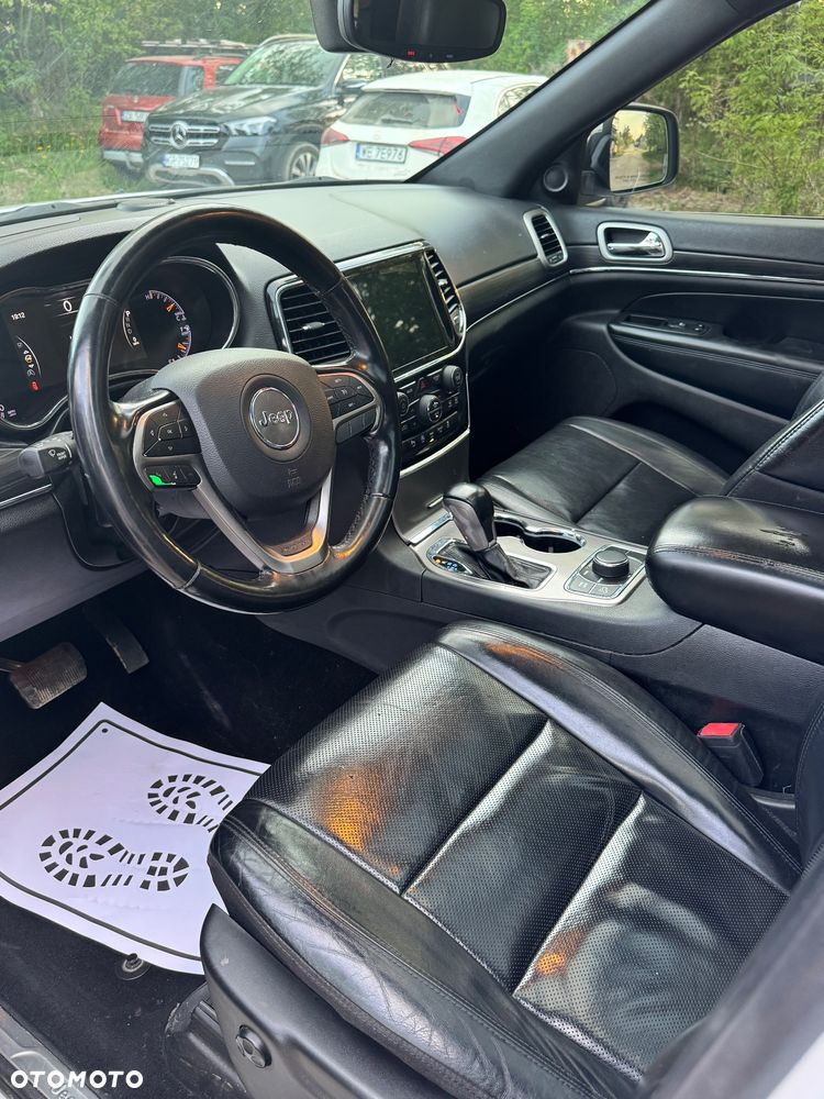 Jeep Grand Cherokee - 12