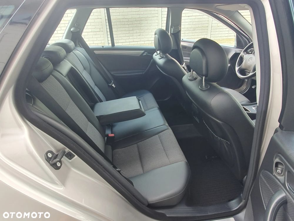 Mercedes-Benz Klasa C 180 Kompressor Automatik Avantgarde - 29