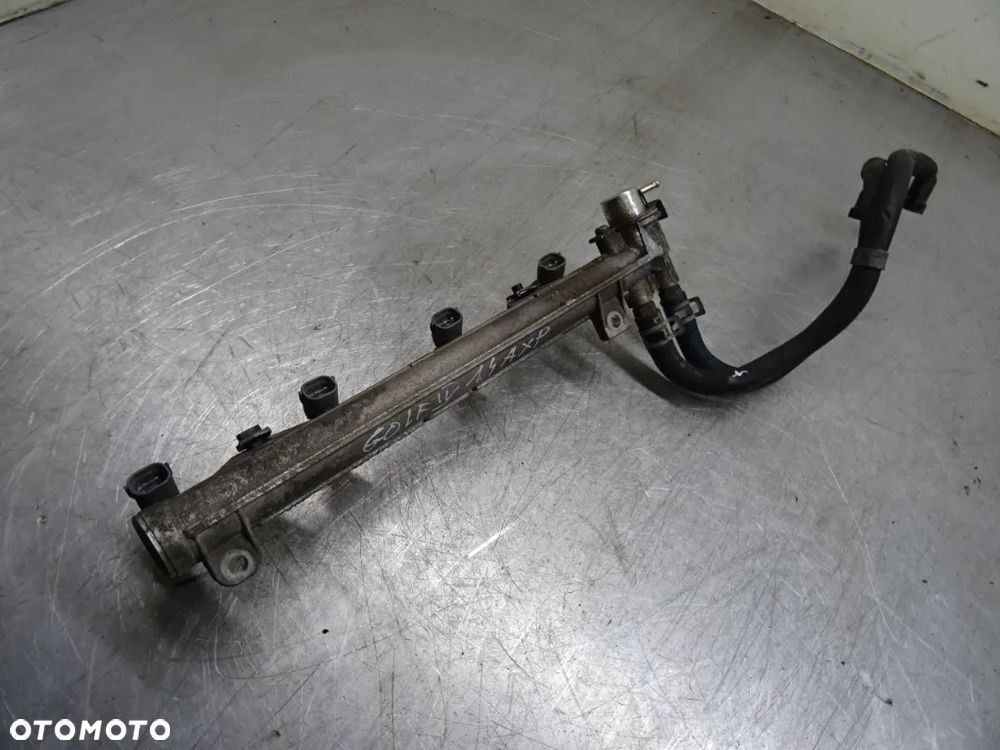 VW GOLF IV HB 3D 97-06 1.4B LISTWA WTRYSKOWA 036133319AA - 1