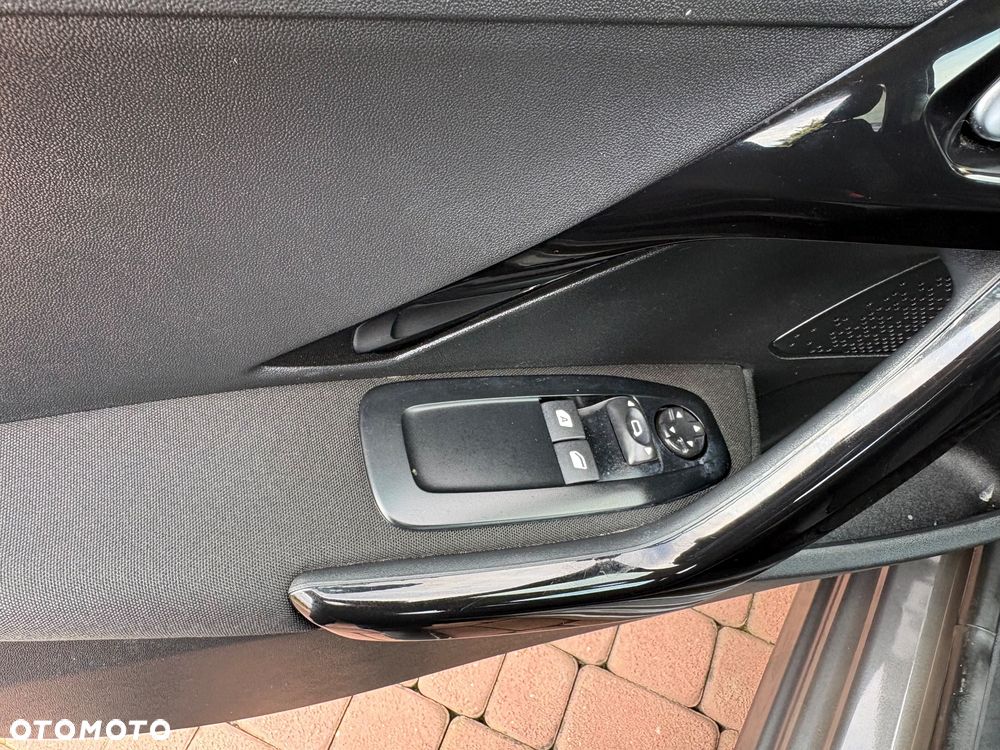 Peugeot 208 1.2 PureTech Allure - 9