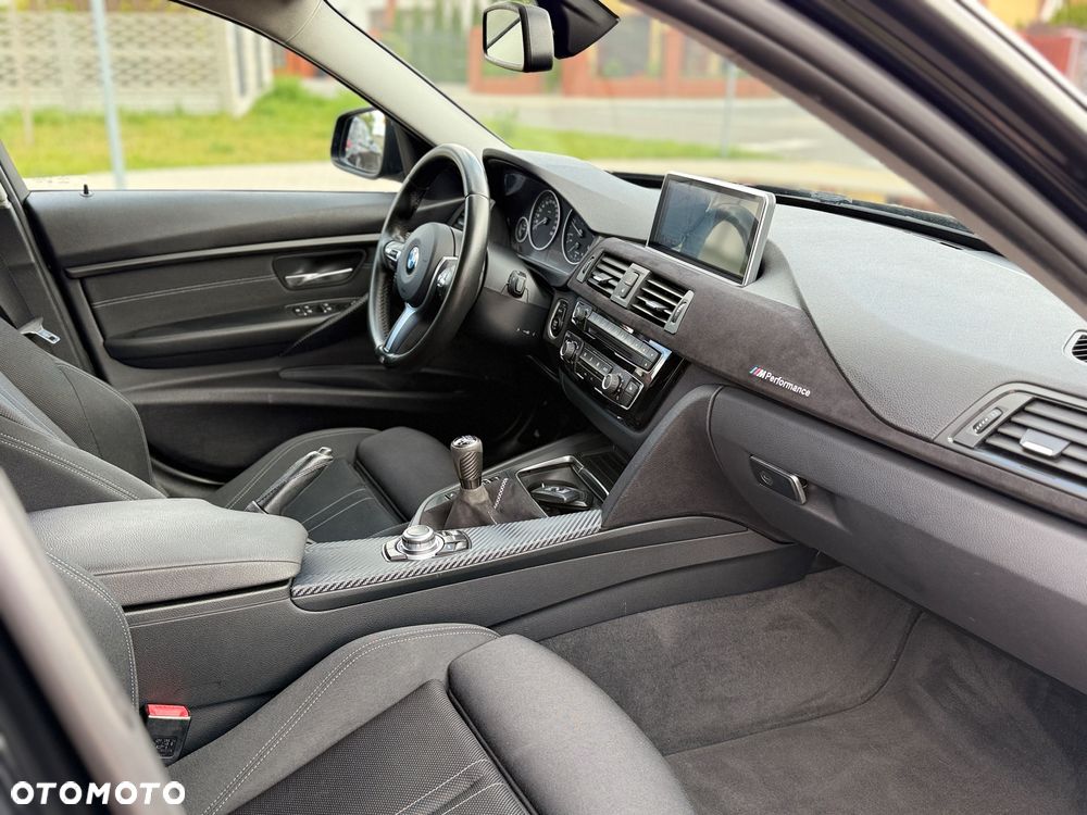 BMW Seria 3 320d Efficient Dynamics Sport Line - 16