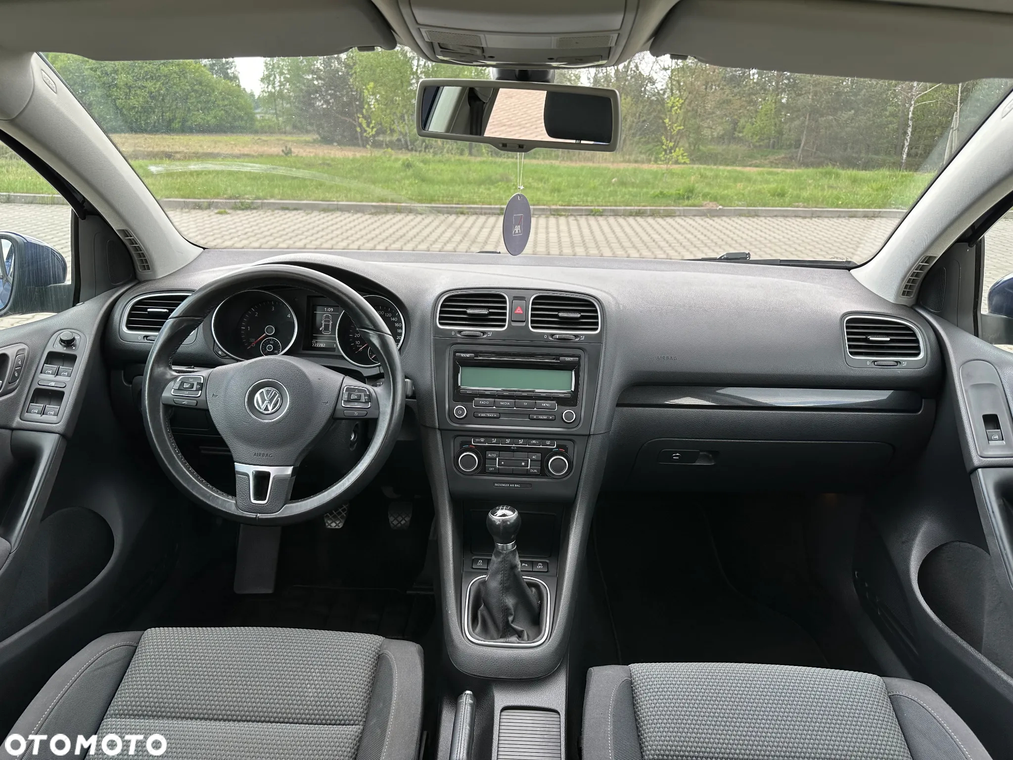 Volkswagen Golf 1.6 TDI DPF BlueMotion Technology Trendline - 16