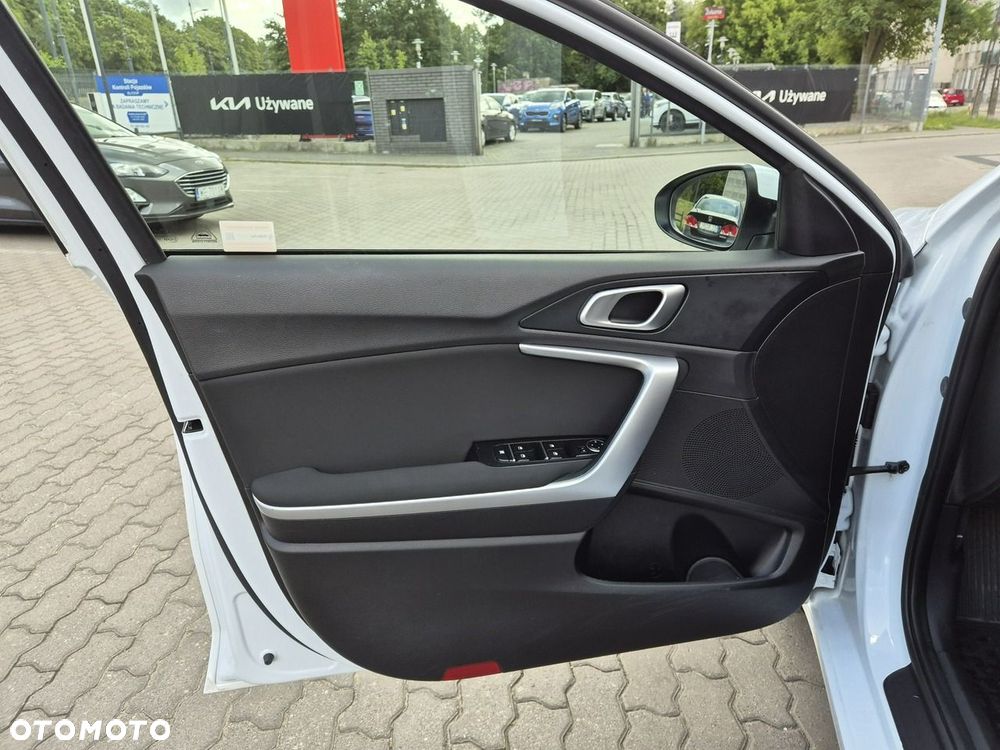 Kia Ceed 1.5 T-GDI M - 11