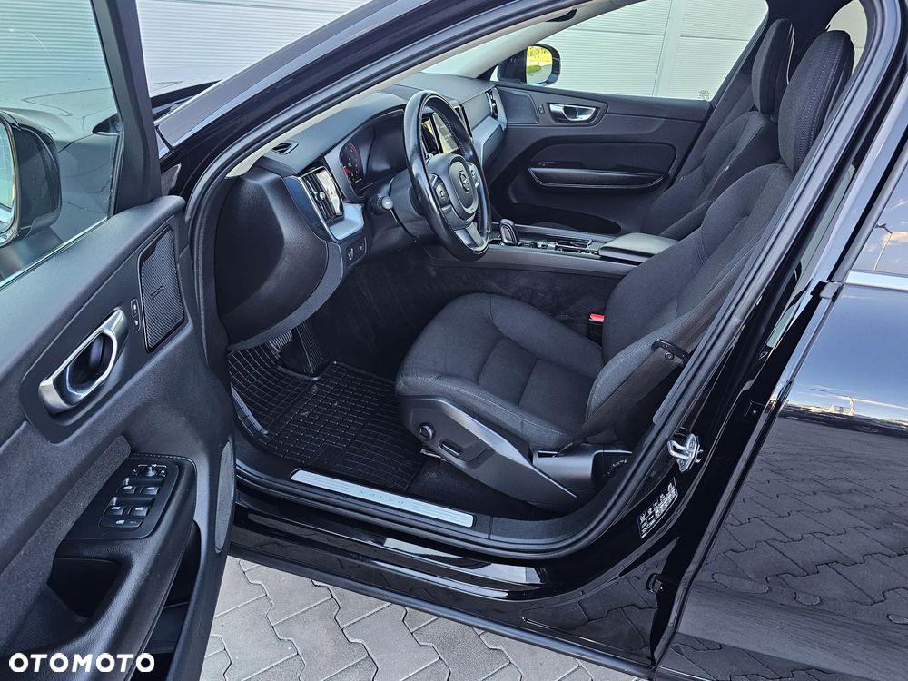 Volvo XC 60 B4 D Geartronic Momentum Pro - 28