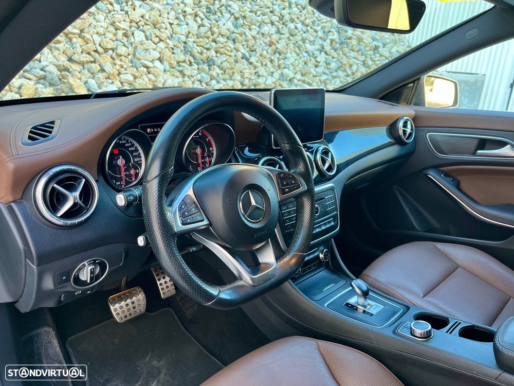 Mercedes-Benz CLA 45 AMG 4Matic 7G-DCT Orange Art Edition - 28