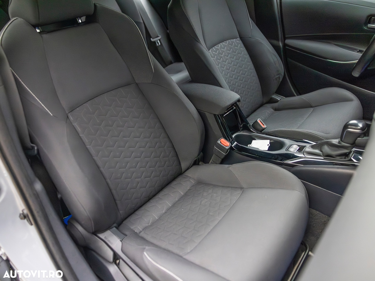 Toyota Corolla 1.8 Hybrid Touring Sports Business Edition - 25