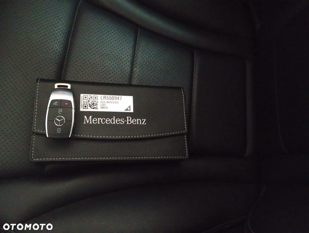 Mercedes-Benz Klasa C 300 4Matic 9G-TRONIC AMG Line - 15