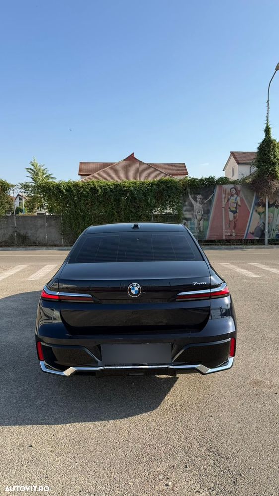 BMW Seria 7 740i - 4
