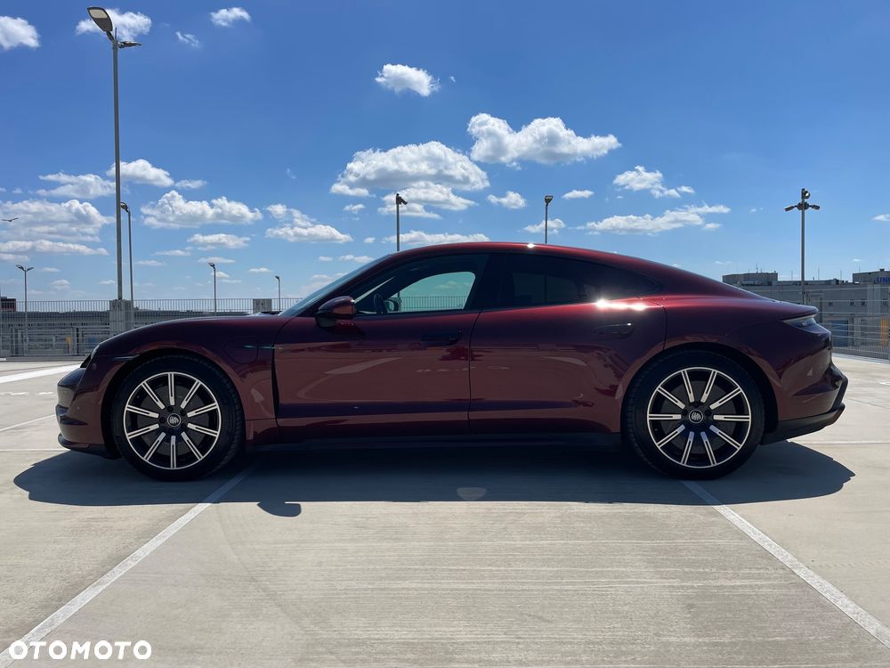 Porsche Taycan Turbo - 7