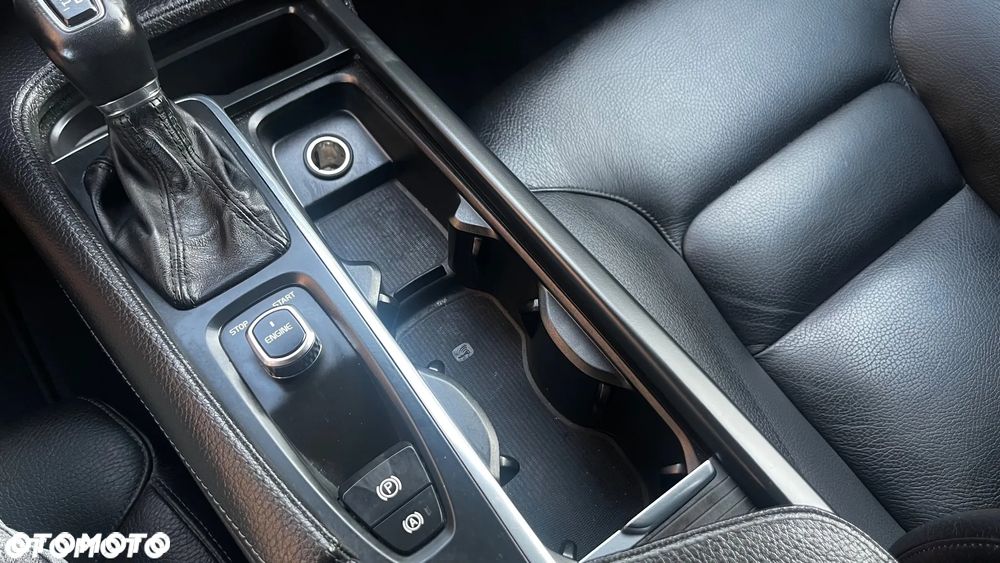 Volvo V90 D4 Momentum - 25
