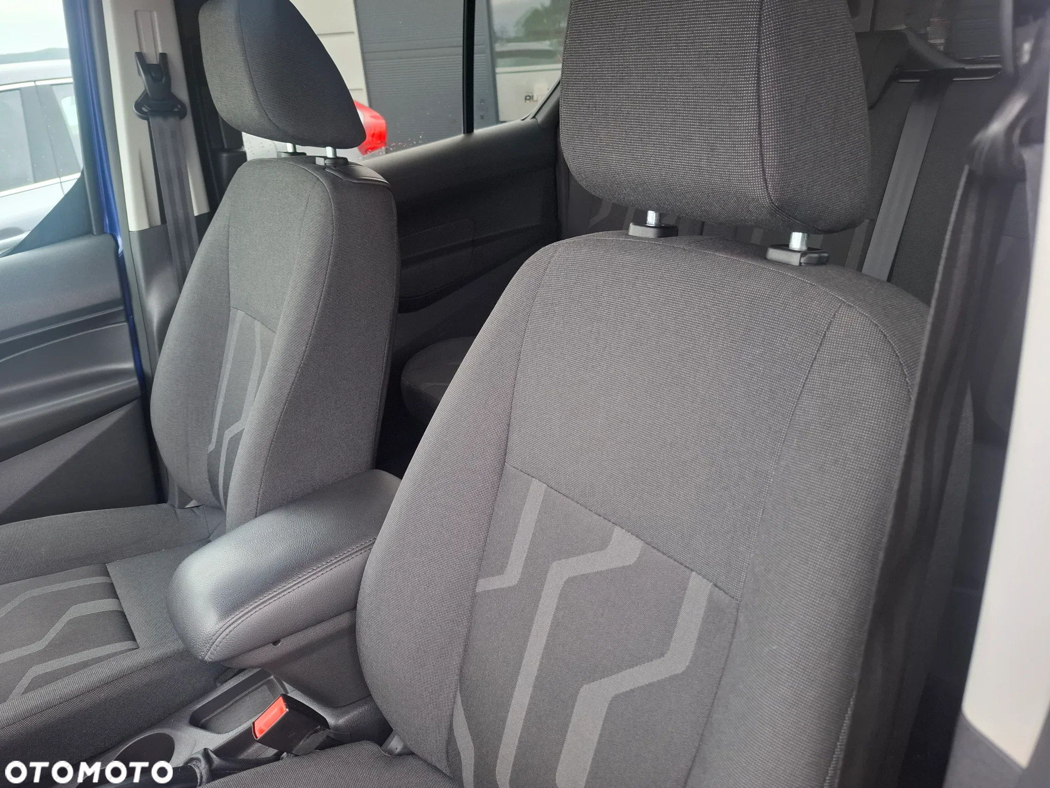 Ford Tourneo Connect Grand - 19