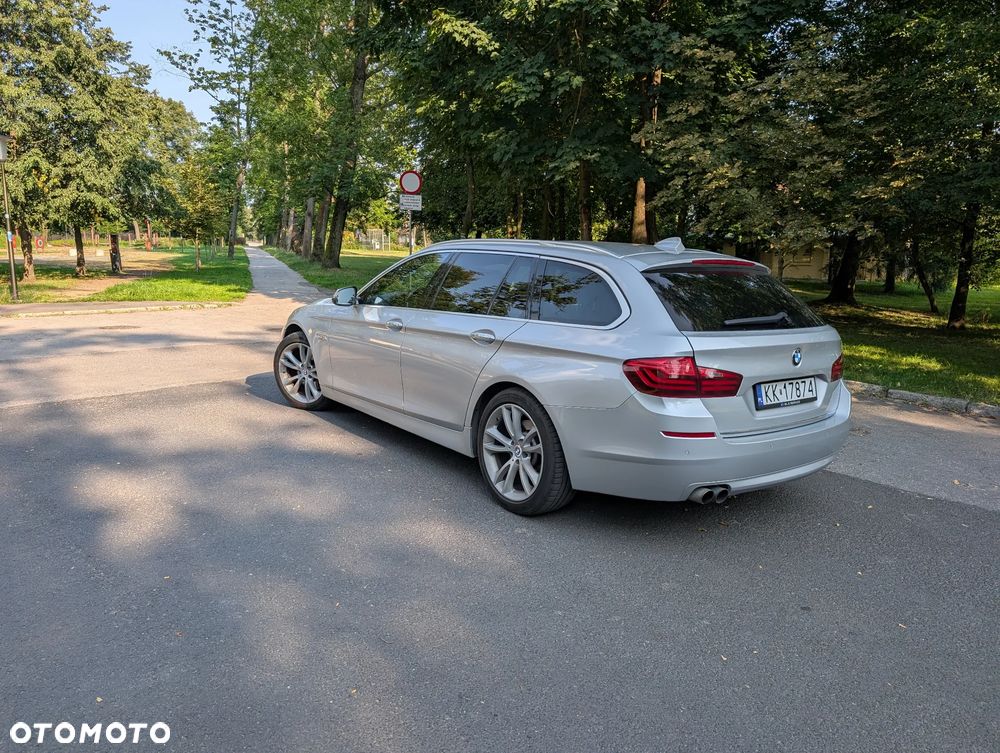 BMW Seria 5 528i xDrive Luxury Line - 3