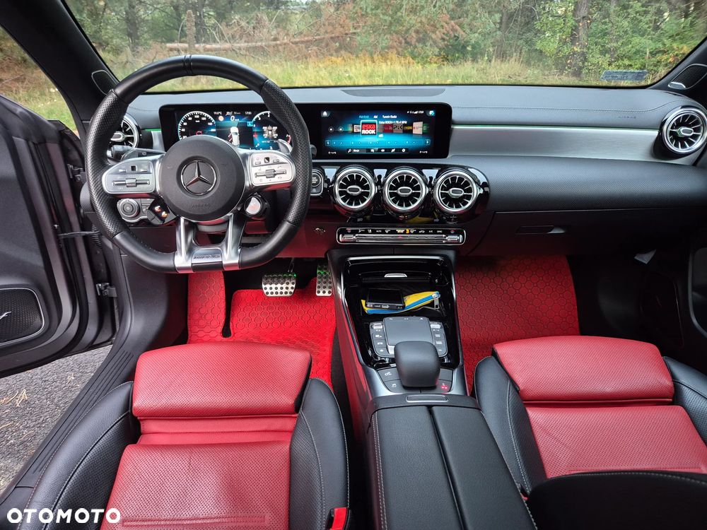 Mercedes-Benz CLA AMG 35 4-Matic 7G-DCT - 22