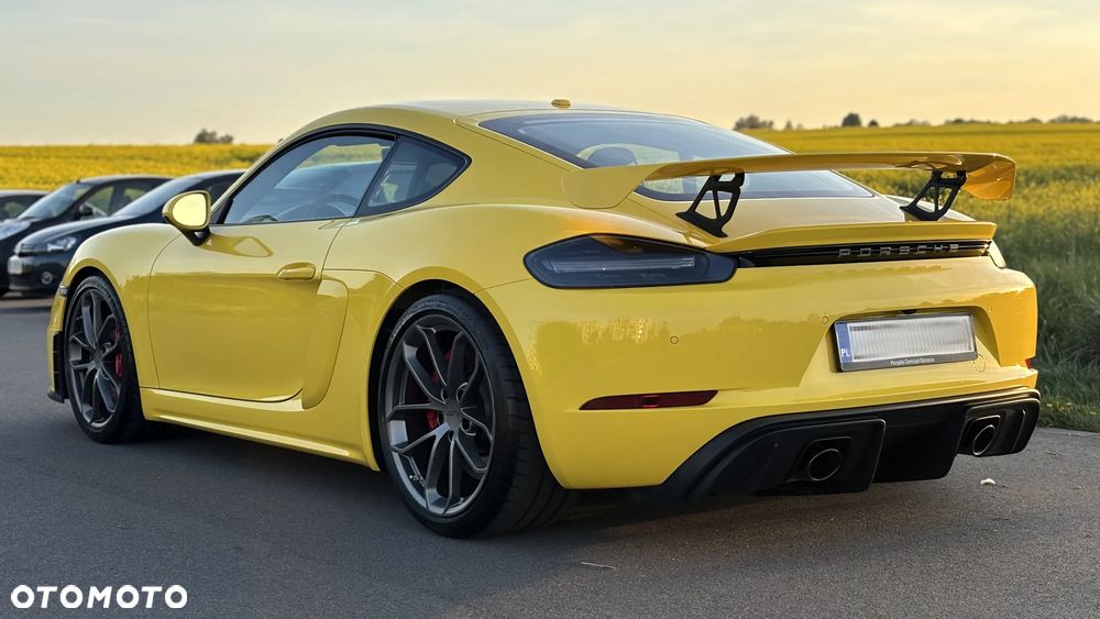 Porsche 718 Cayman GT4 - 7