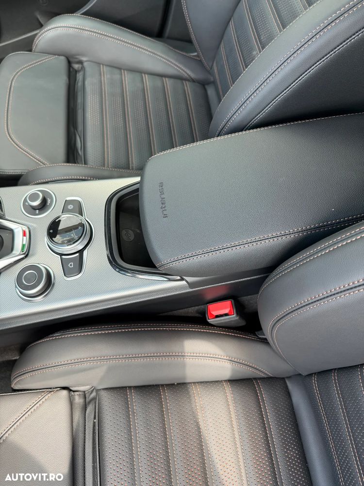 Alfa Romeo Stelvio 2.0 Turbo AWD AT8 Intensa - 23