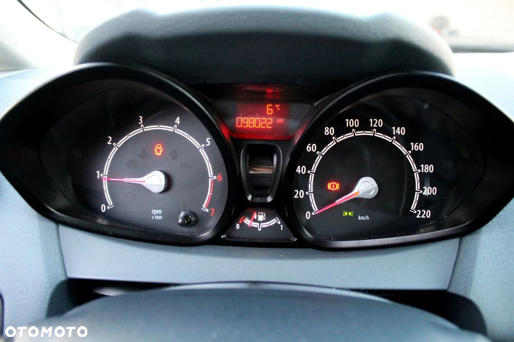 Ford Fiesta 1.25 Silver X (Trend) EU5 - 12