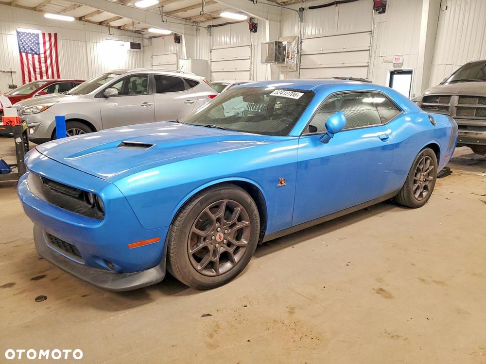 Dodge Challenger - 2