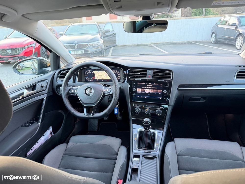 VW Golf Variant 1.6 TDi R-Line - 39