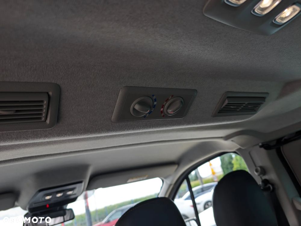 Renault Trafic 2.0 dCi Escapade - 23