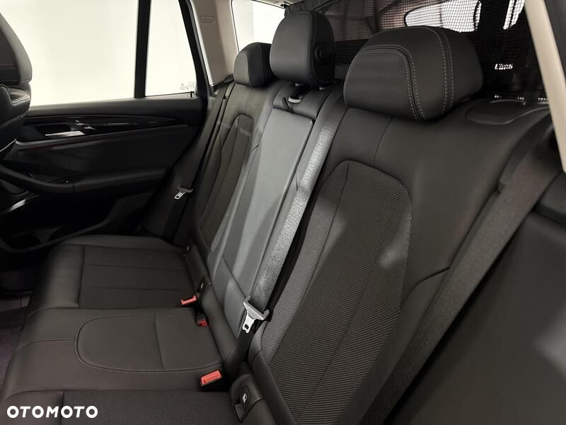 BMW X3 xDrive20i xLine - 20