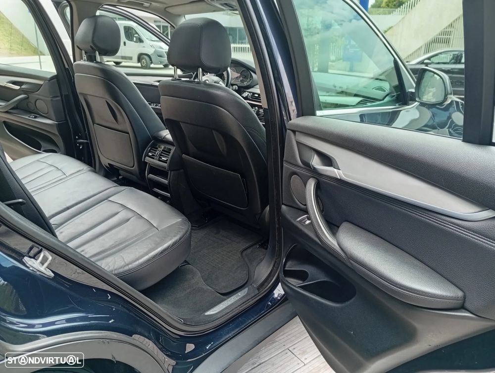 BMW X5 25 d sDrive Comfort 7L - 12
