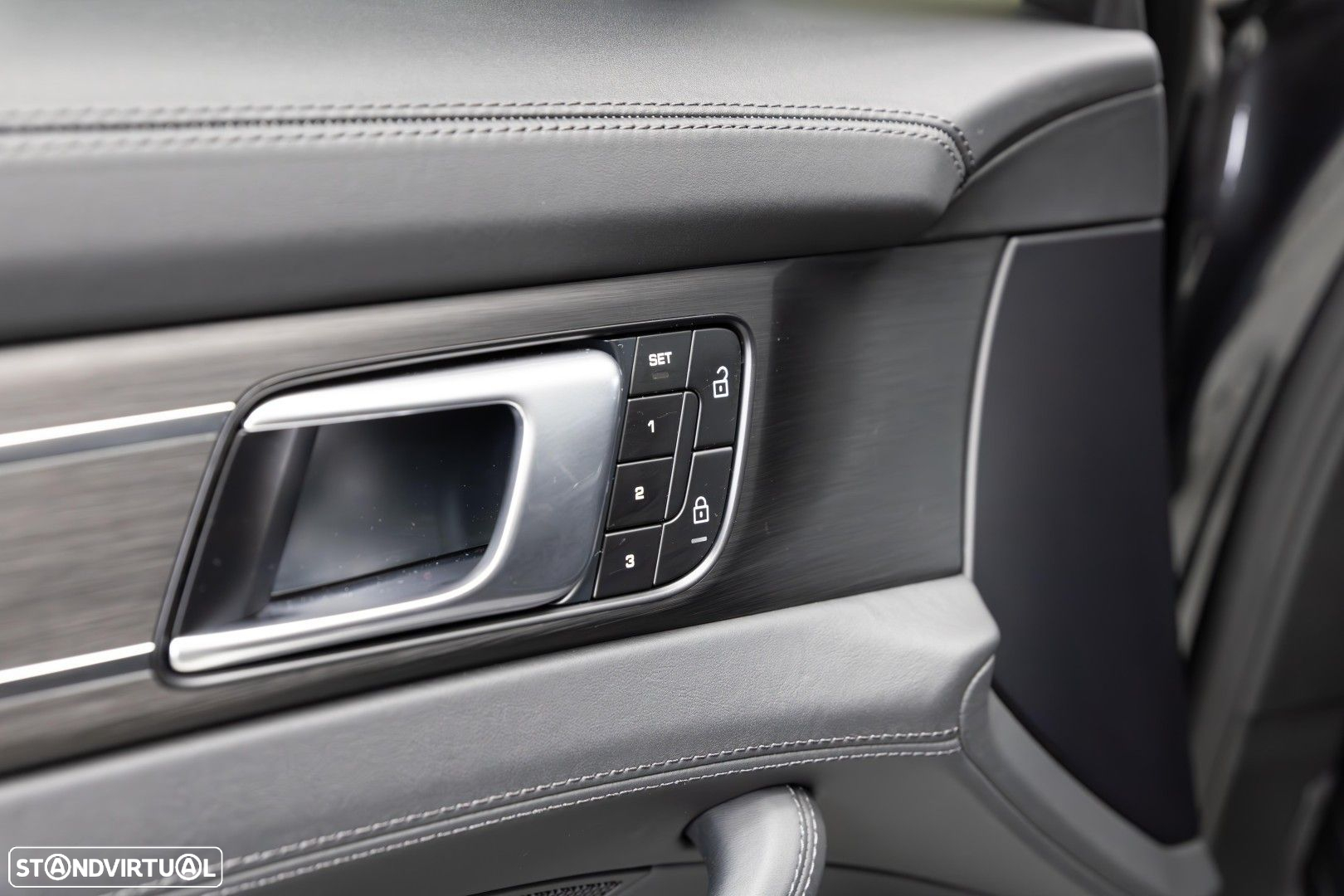 Porsche Panamera Sport Turismo 4 E-Hybrid Platinum Edition PDLS - 18