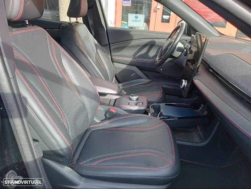 Ford Mustang Mach-E AWD PREMIUM - 4