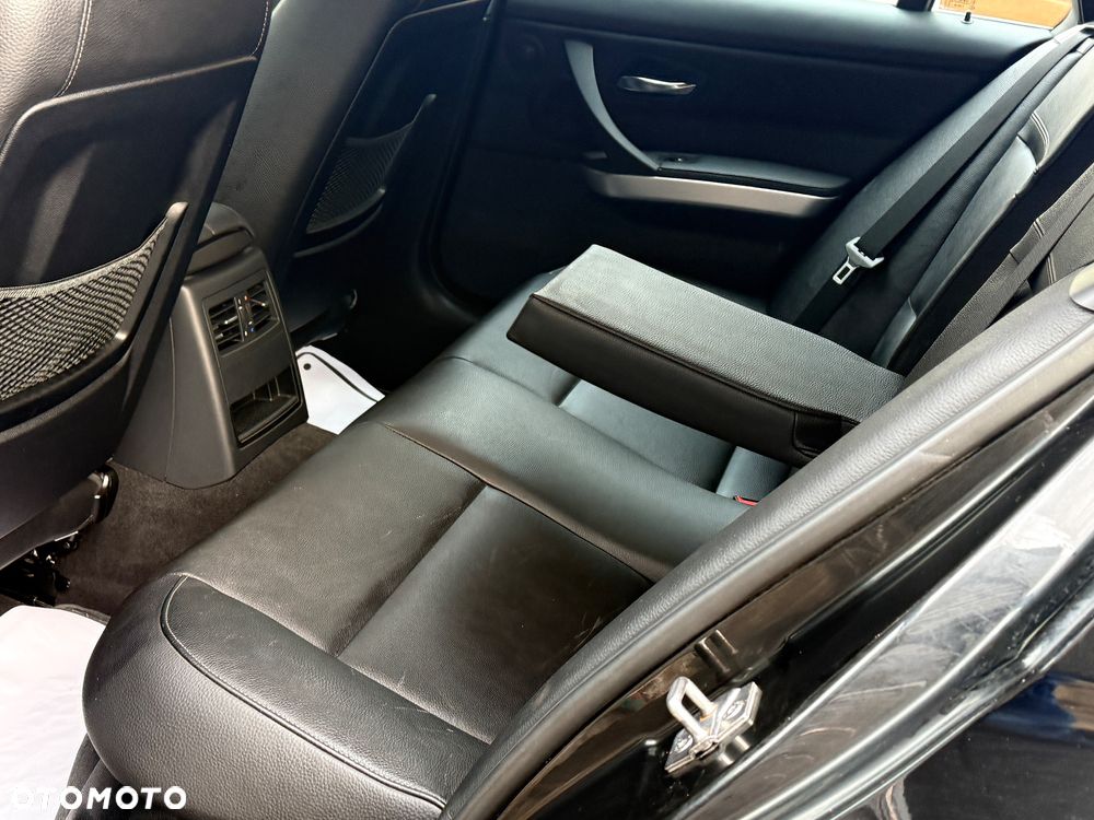 BMW Seria 3 320d xDrive - 19